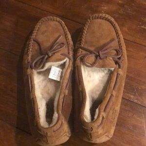 UGG Moccasin Size 6 Gently Used